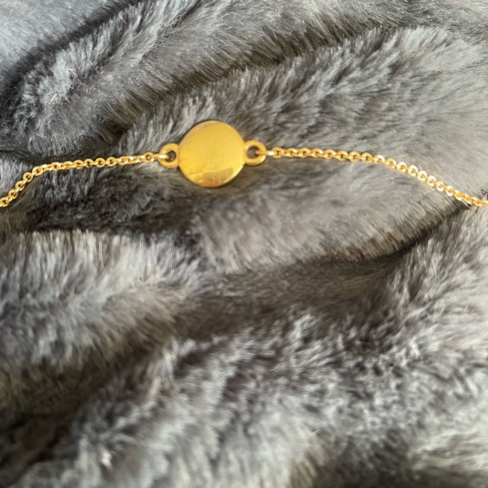 Marc Jacobs Gold and Black Bracelet Designer Logo Disc Everyday Dainty Jewelry - Picture 3 of 3